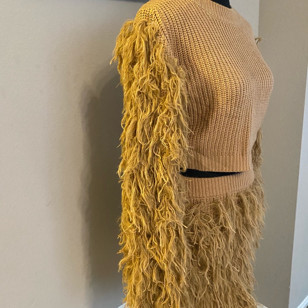 Fringe Fur Tan Crop Sweater and Matching Skirt 🤩 - Picture 5 of 7